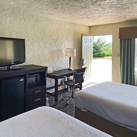 Quality Inn Clinton North Zewnętrze zdjęcie