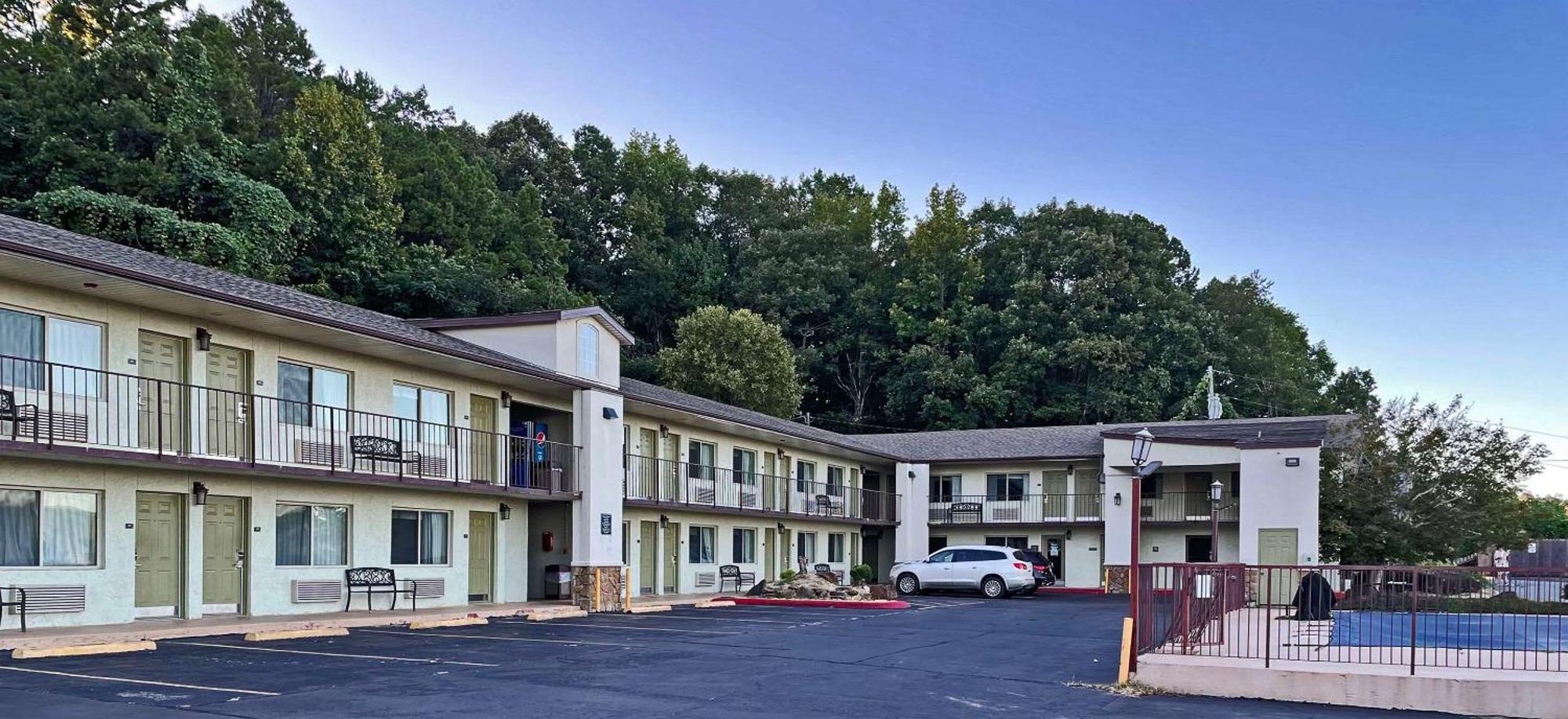 Quality Inn Clinton North Zewnętrze zdjęcie