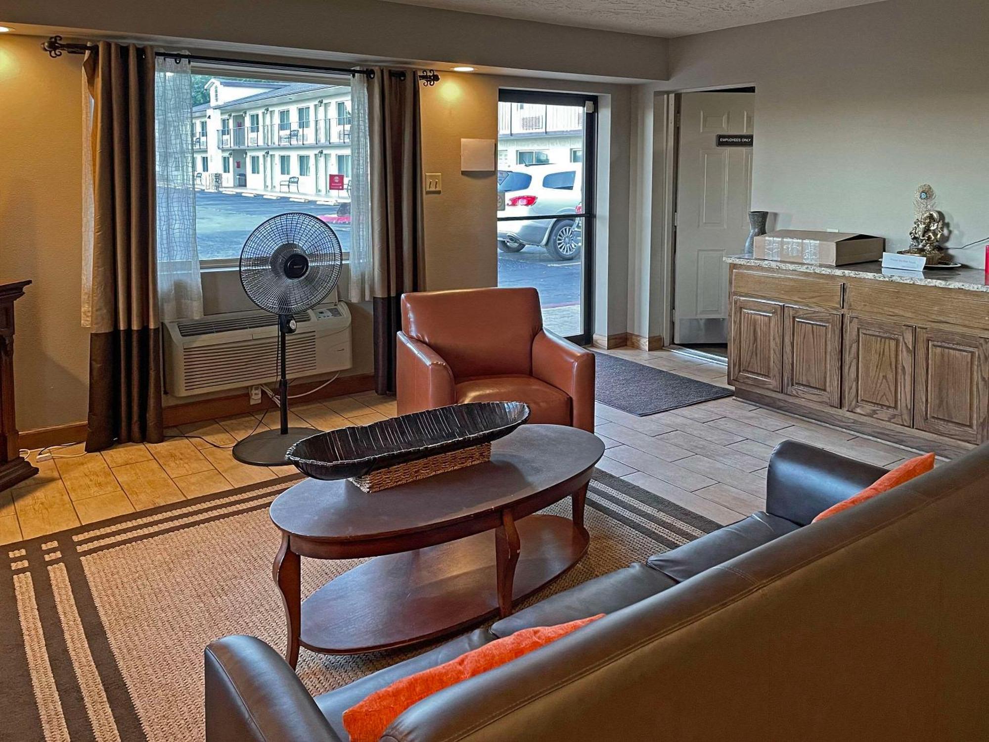 Quality Inn Clinton North Zewnętrze zdjęcie