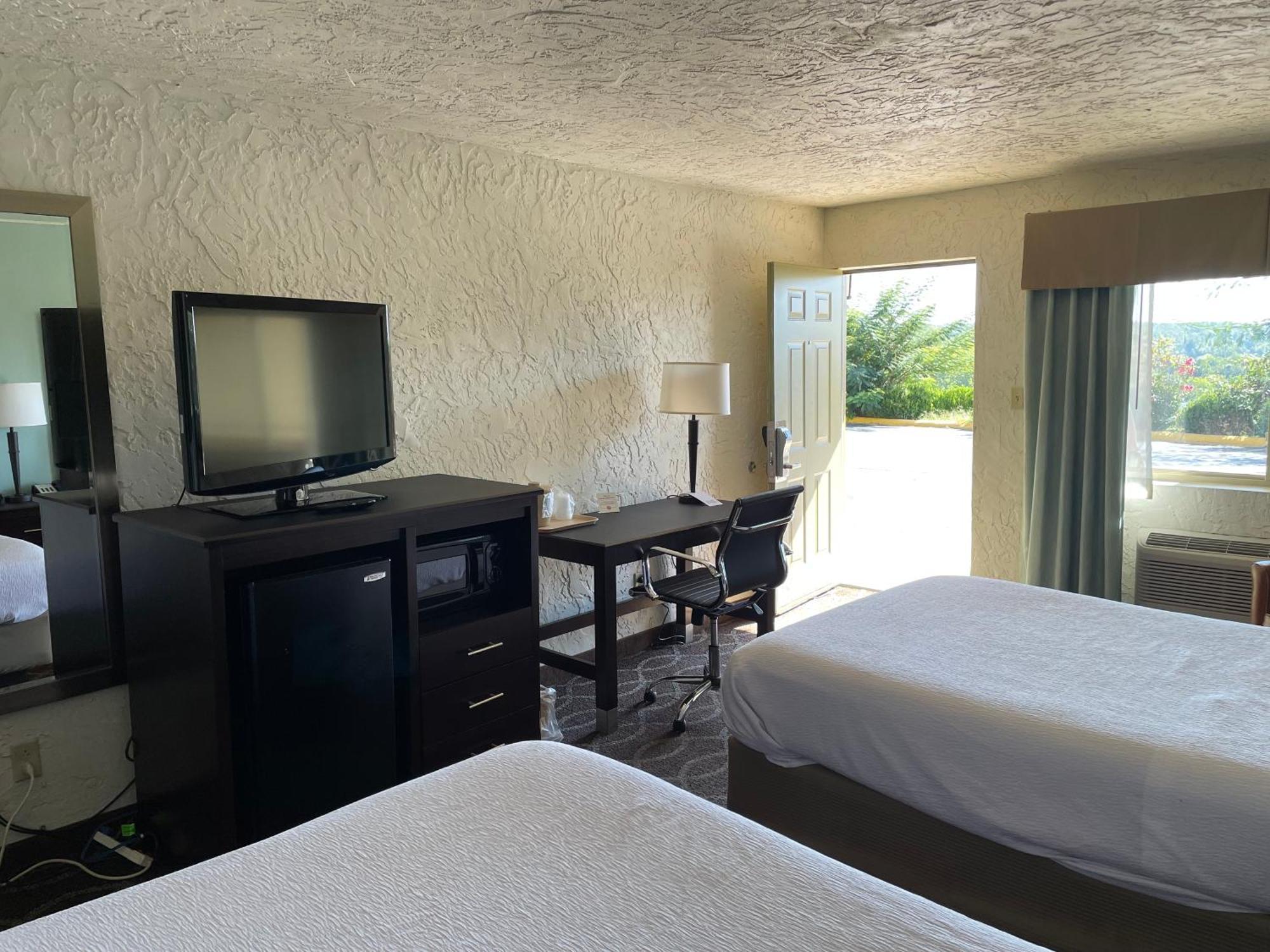 Quality Inn Clinton North Zewnętrze zdjęcie