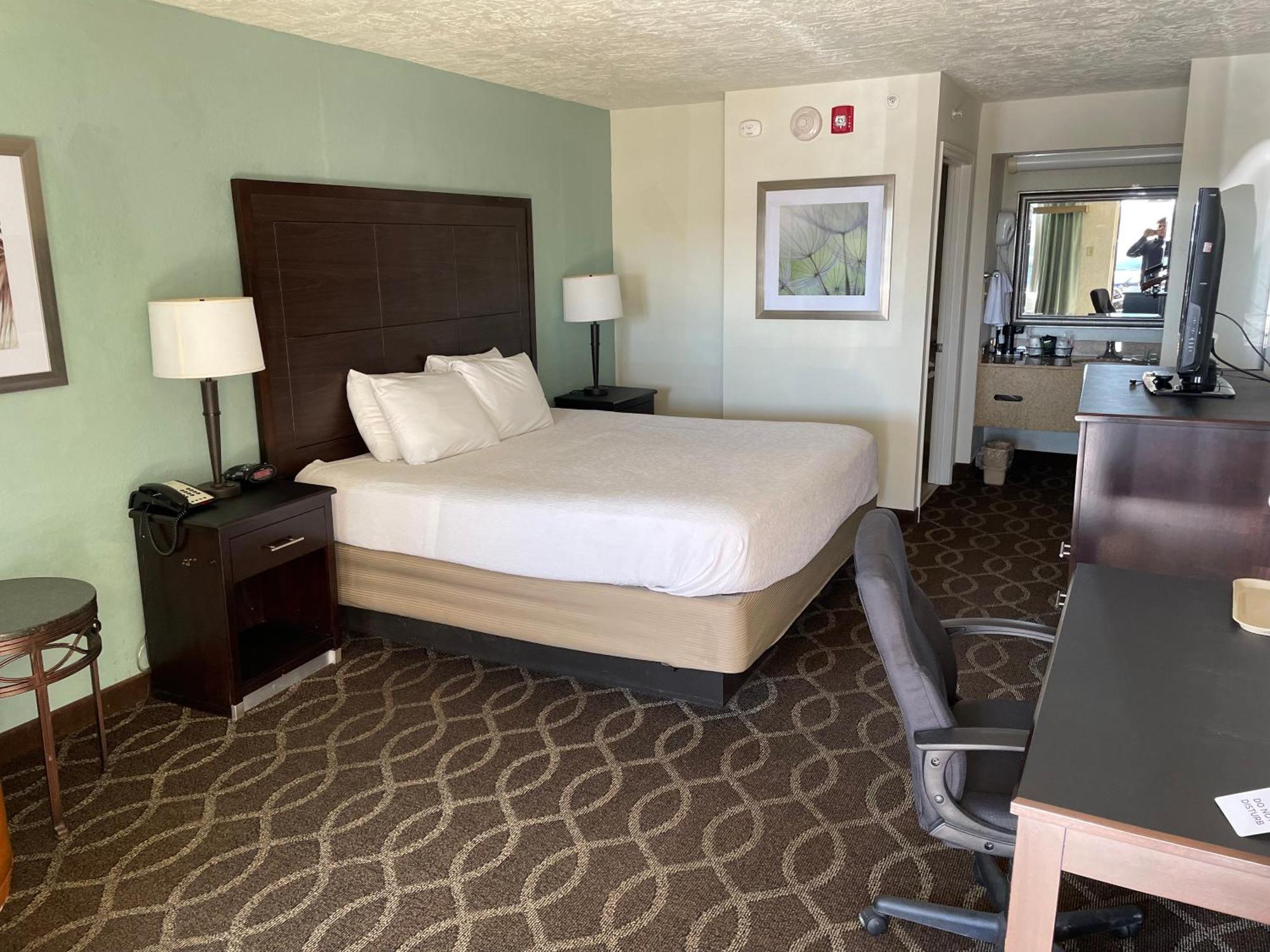 Quality Inn Clinton North Zewnętrze zdjęcie